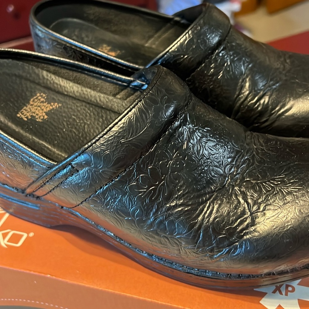 Women’s Dansko Pro XP Lace Black Clogs Size 8.5-9 (39)